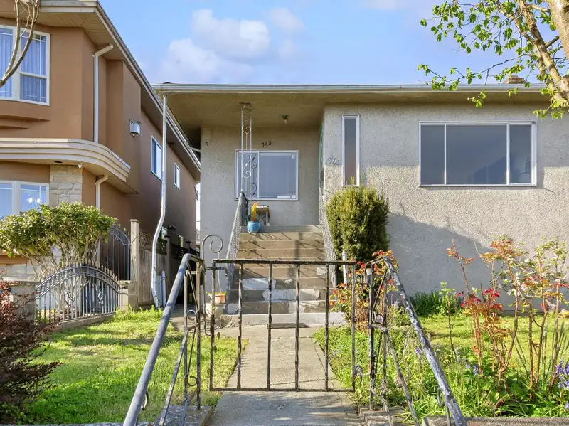 763 E 58TH AVENUE - photo 2 of 20