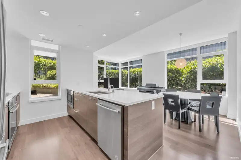 203 8538 RIVER DISTRICT CROSSING - photo 1 of 18