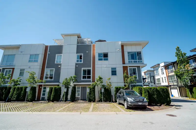 64 20857 77A AVENUE - photo 2 of 40
