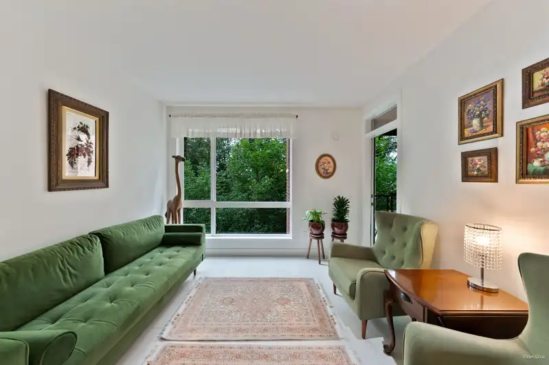 205 733 W 3RD STREET - photo 4 of 35