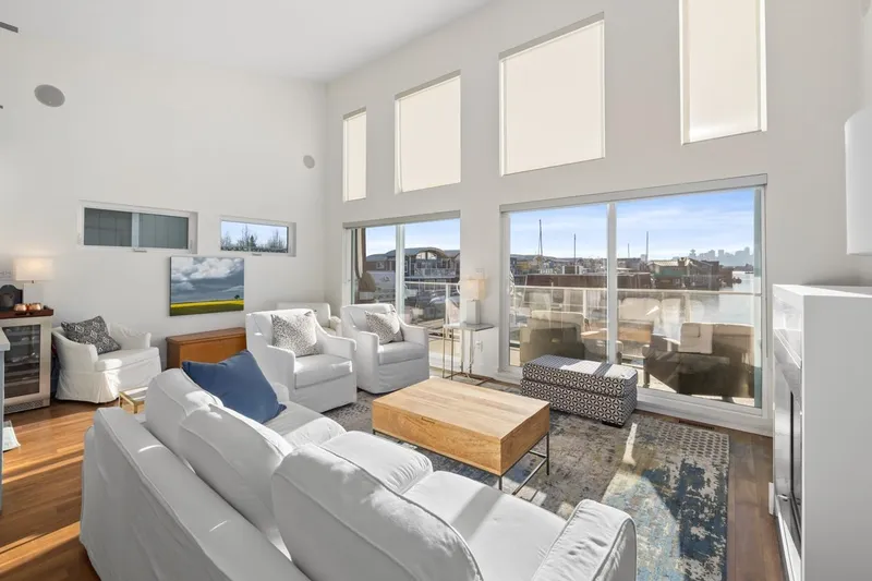 20 415 W ESPLANADE - photo 2 of 25