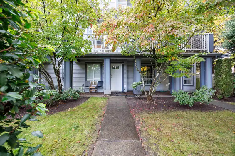 78 16388 85 AVENUE - photo 3 of 26