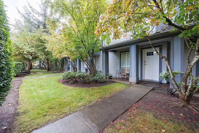 78 16388 85 AVENUE - photo 4 of 26