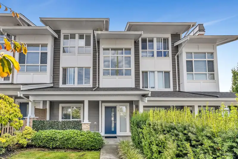 2 24108 104 AVENUE - photo 3 of 27
