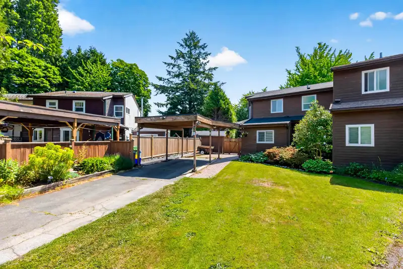 10660 WHISTLER COURT - photo 3 of 32