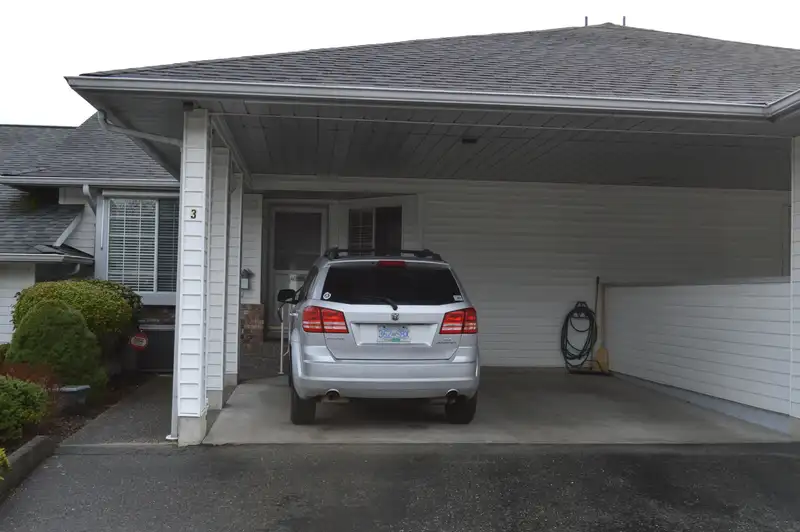 3 3055 TRAFALGAR STREET - photo 2 of 39