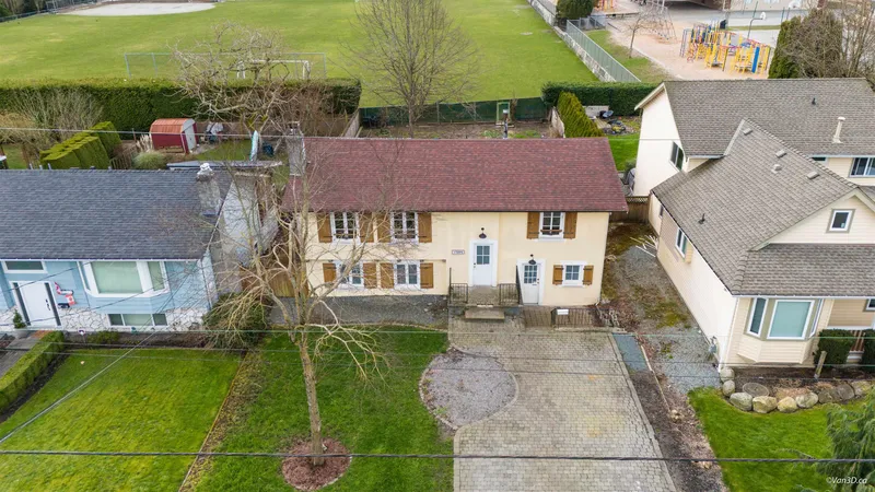 15894 THRIFT AVENUE - photo 1 of 25