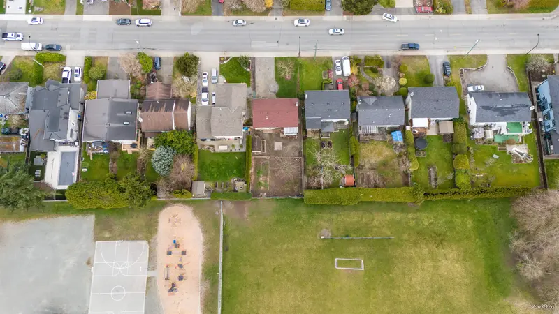 15894 THRIFT AVENUE - photo 3 of 25