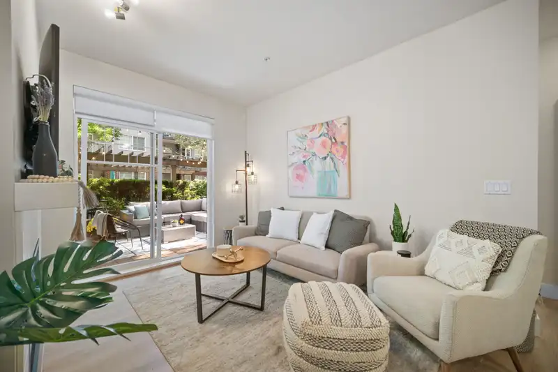 109 3250 ST JOHNS STREET - photo 1 of 24