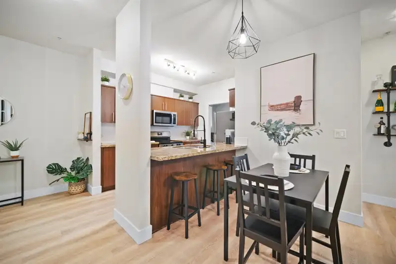 109 3250 ST JOHNS STREET - photo 4 of 24
