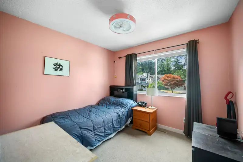 14083 66 AVENUE - photo 3 of 38