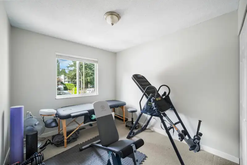 14083 66 AVENUE - photo 4 of 38