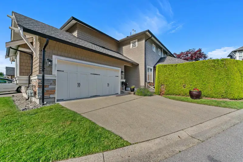 46 19452 FRASER WAY - photo 1 of 35