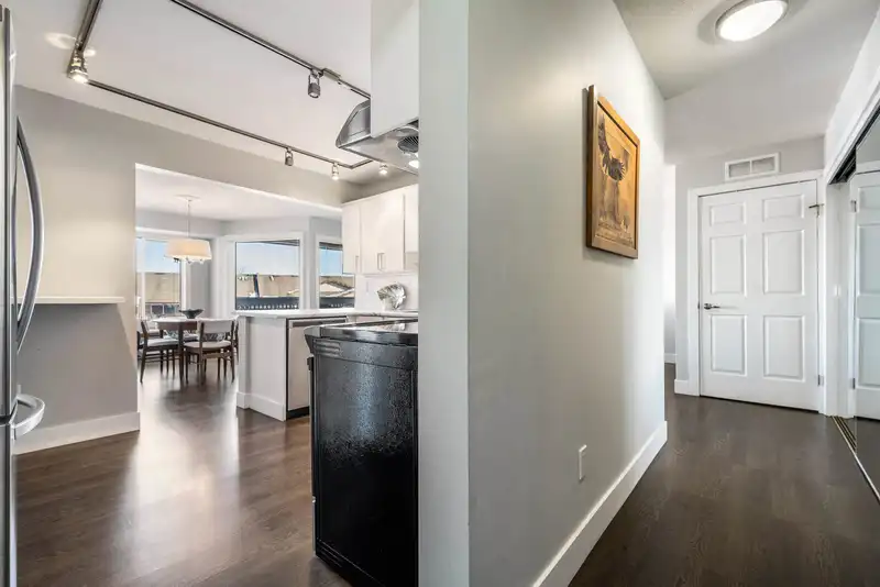 327 32853 LANDEAU PLACE - photo 4 of 30