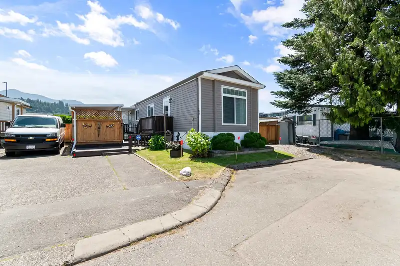 93 6338 VEDDER ROAD - photo 1 of 29