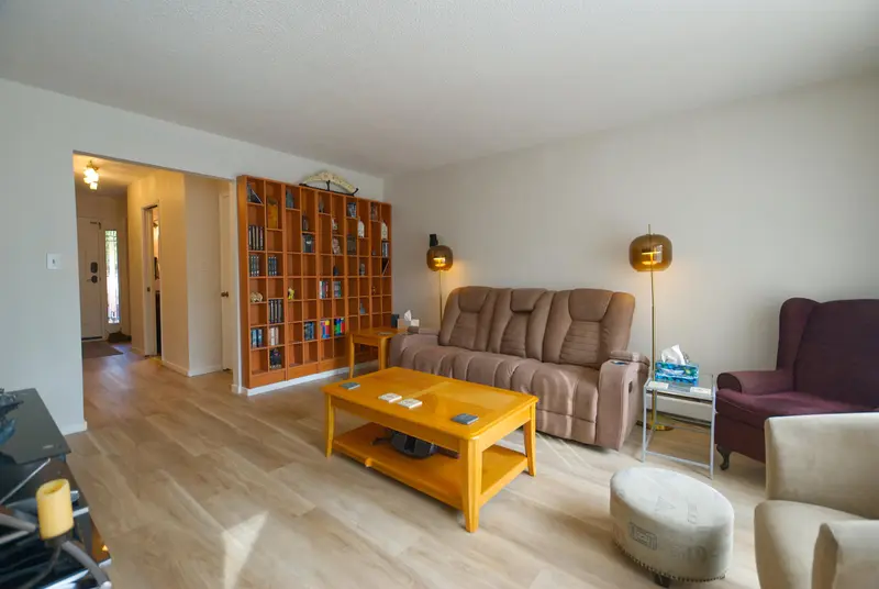 5 33918 MAYFAIR AVENUE - photo 4 of 21