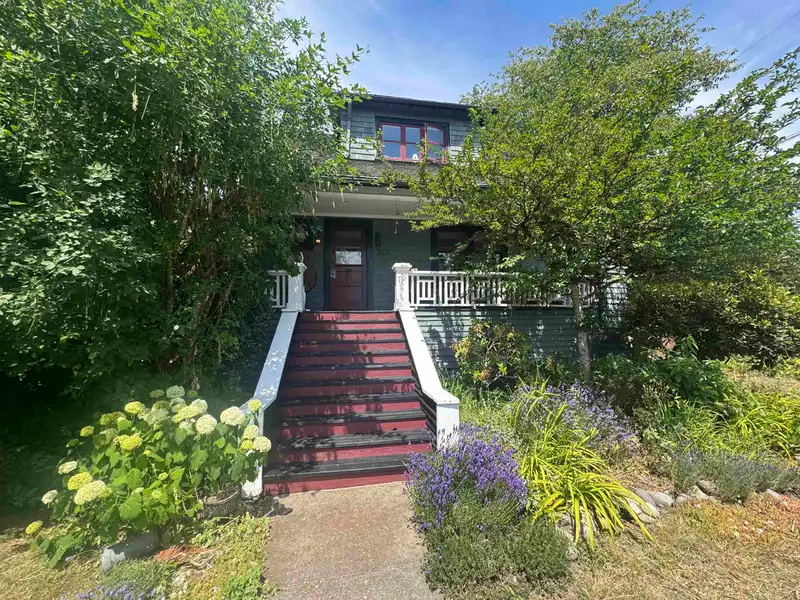 364 E 14TH STREET - photo 2 of 35