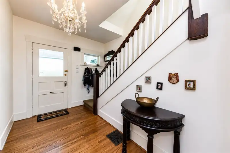 364 E 14TH STREET - photo 4 of 35