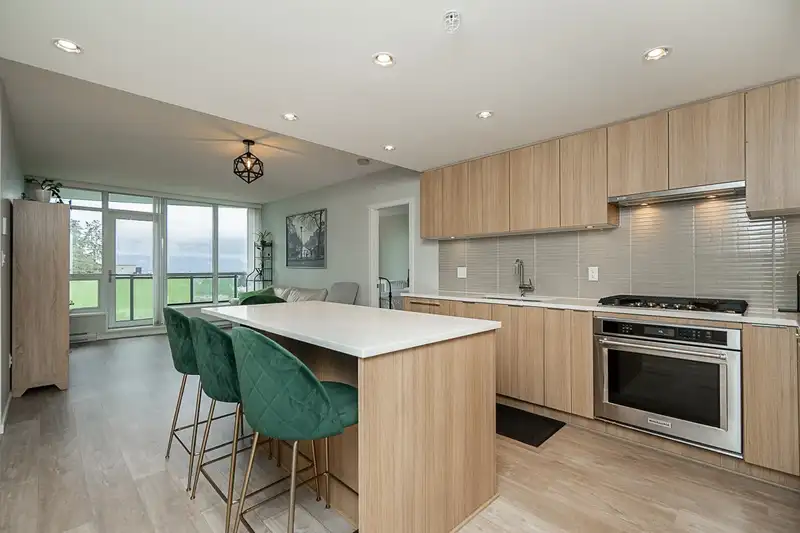 905 6638 DUNBLANE AVENUE - photo 3 of 29