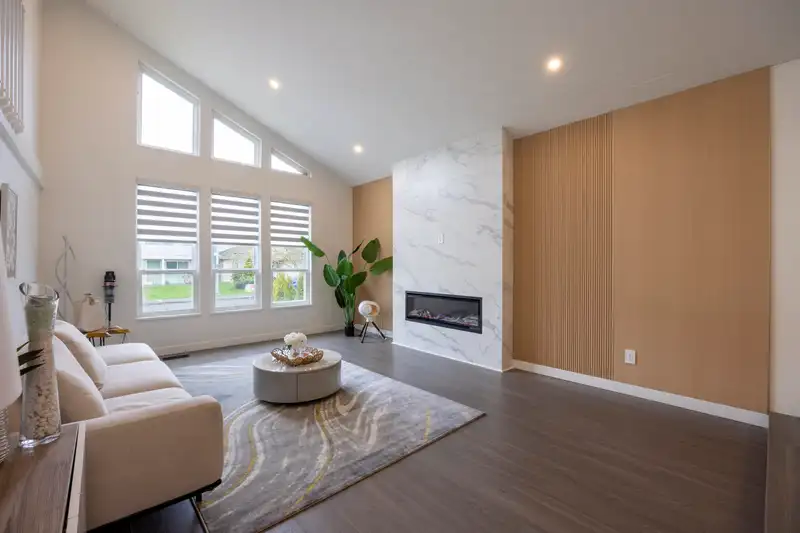 10530 HOLLYMOUNT DRIVE - photo 3 of 17
