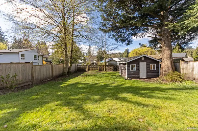 2978 FLEMING AVENUE - photo 4 of 26