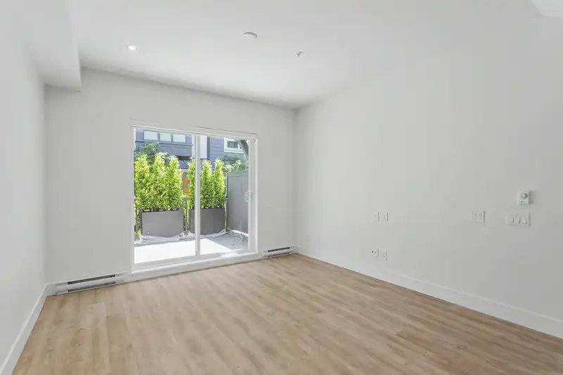 105 2304 EMERY COURT - photo 3 of 39