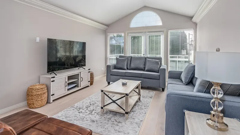 2389 ORCHARD PLACE - photo 4 of 25