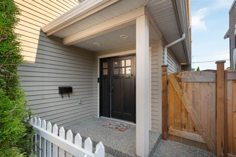 245 W 19TH STREET - photo 3 of 38