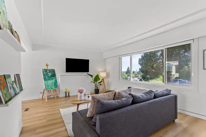 9175 HOLMES STREET - photo 3 of 31