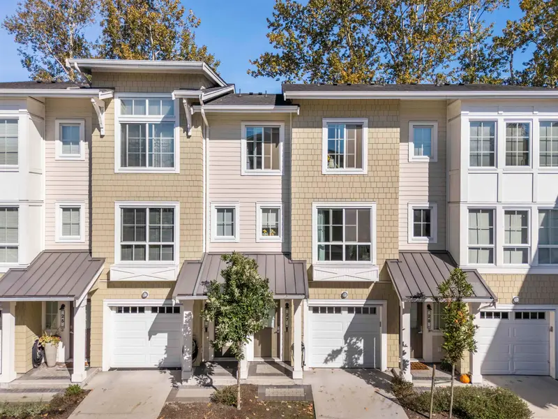 27 5551 ADMIRAL WAY - photo 1 of 25