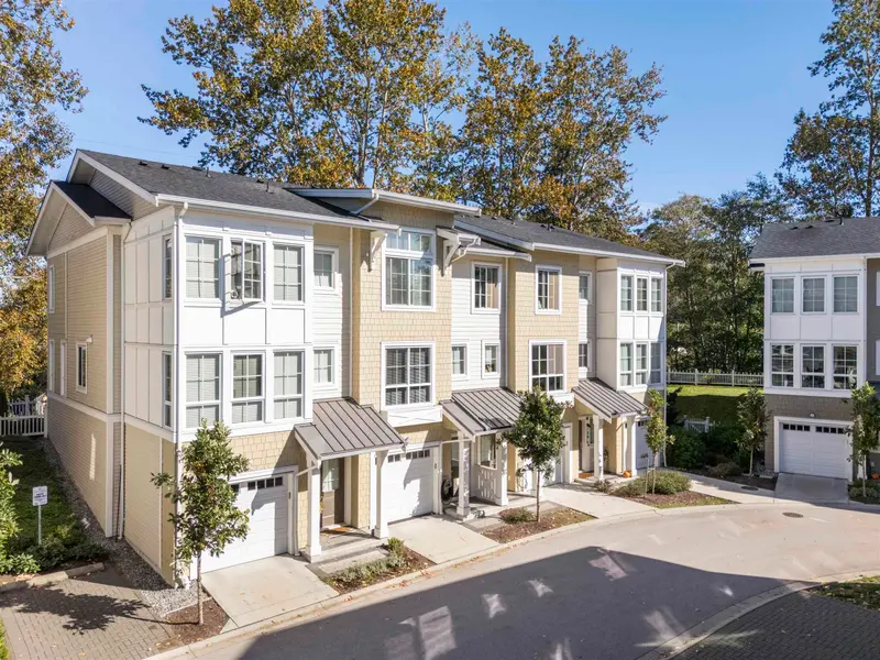 27 5551 ADMIRAL WAY - photo 2 of 25