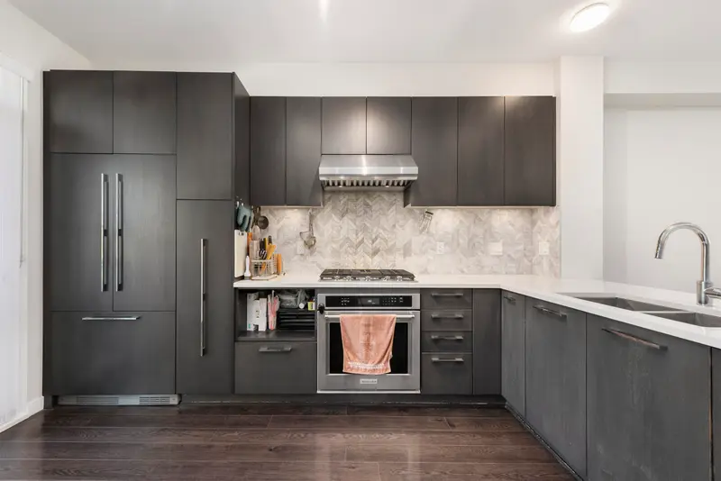 27 5551 ADMIRAL WAY - photo 4 of 25