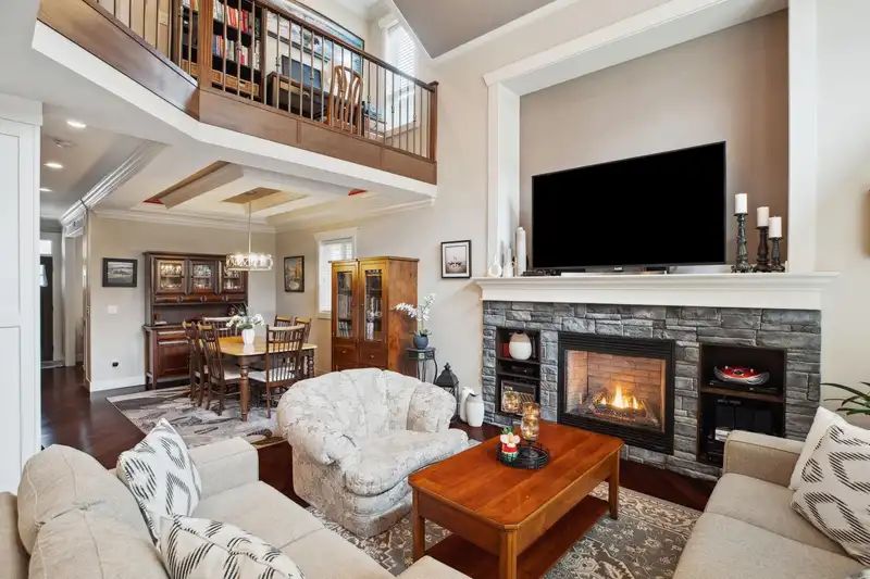 17170 3A AVENUE - photo 3 of 40