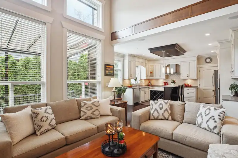 17170 3A AVENUE - photo 4 of 40