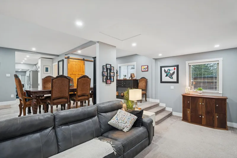 7334 ALDER STREET - photo 4 of 25