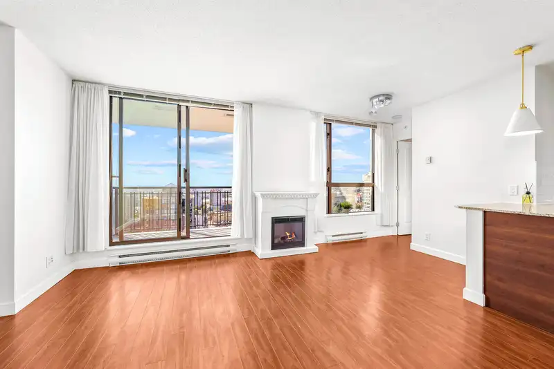 1602 814 ROYAL AVENUE - photo 3 of 39