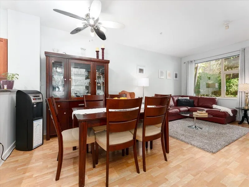 107 675 PARK CRESCENT - photo 2 of 19