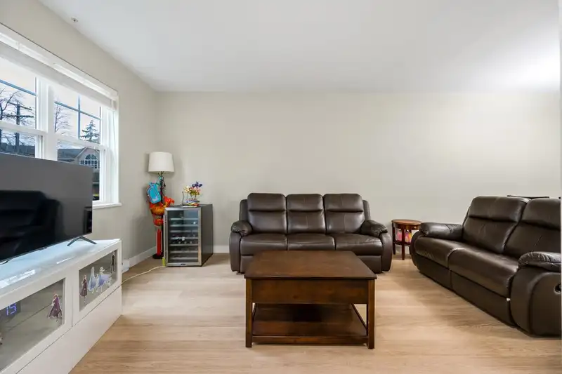 203 4135 SARDIS STREET - photo 3 of 16