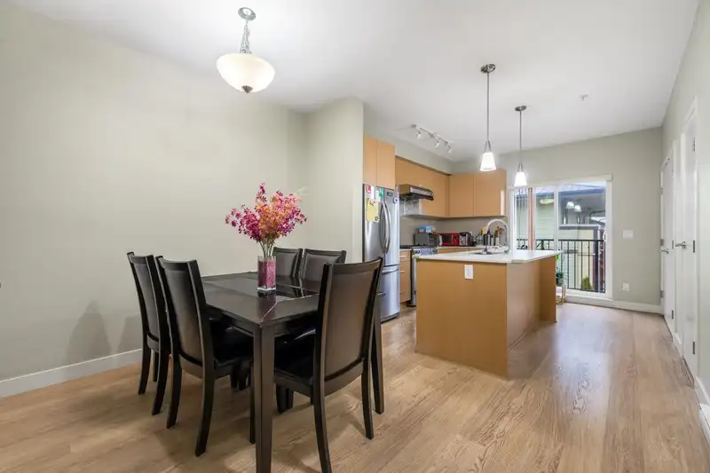 203 4135 SARDIS STREET - photo 4 of 16