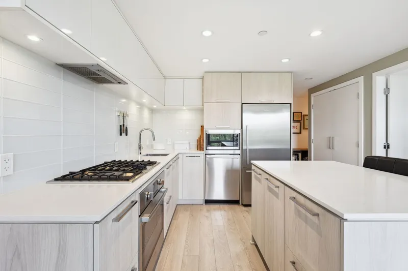 1608 680 SEYLYNN CRESCENT - photo 2 of 22