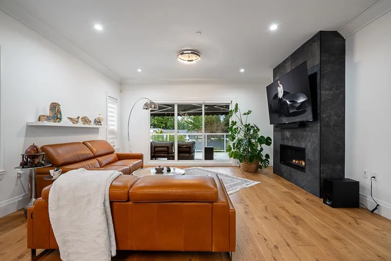 855 PATRICIA AVENUE - photo 2 of 25