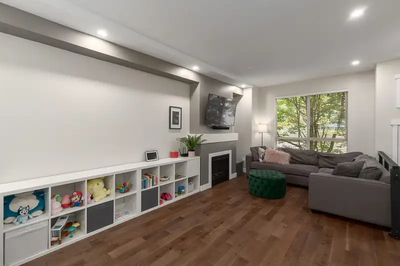 113 100 KLAHANIE DRIVE - photo 3 of 28