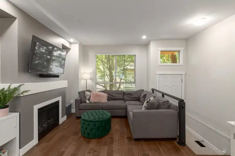 113 100 KLAHANIE DRIVE - photo 4 of 28