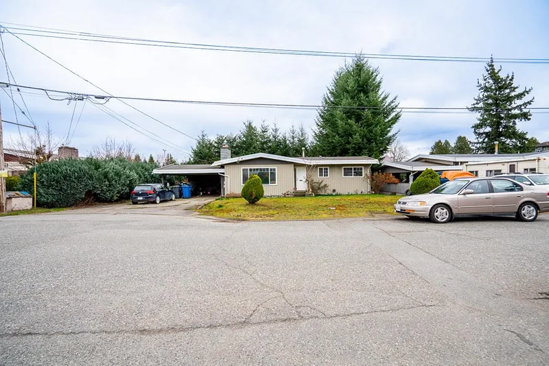 2130 SANDALWOOD CRESCENT - photo 3 of 25