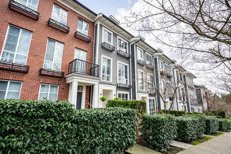 15 1245 HOLTBY STREET - photo 1 of 38