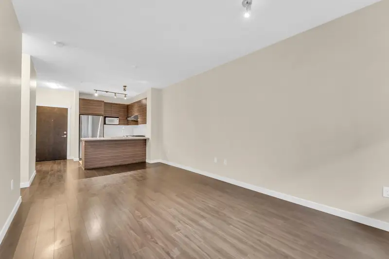 233 9399 ODLIN ROAD - photo 4 of 25