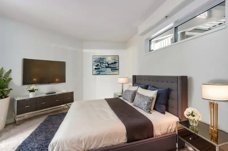 202 908 W 7TH AVENUE - photo 3 of 22