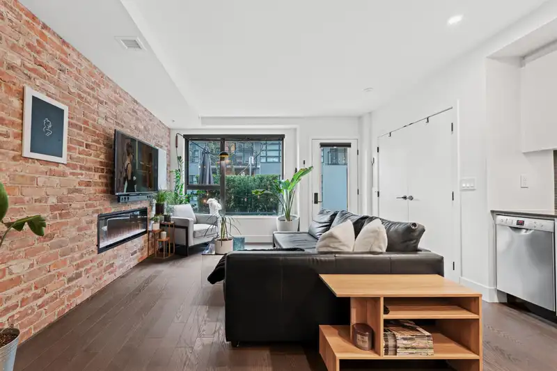 2726 SPRING STREET - photo 4 of 34