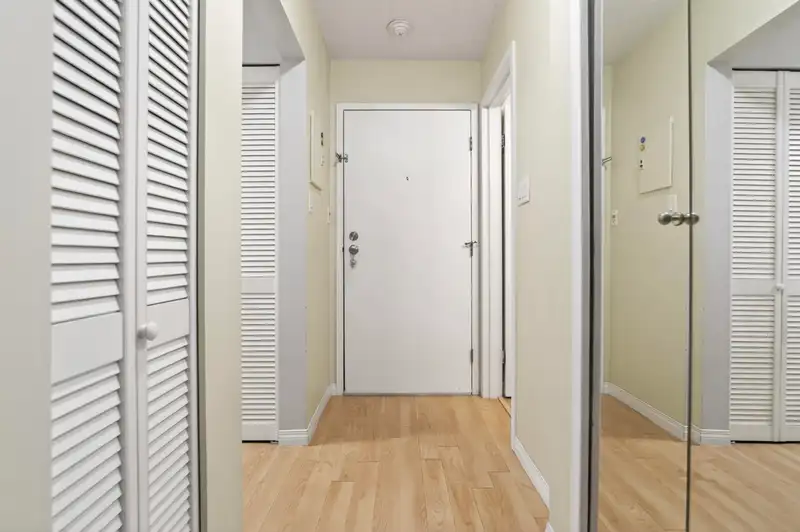 105 236 W 2ND STREET - photo 3 of 17