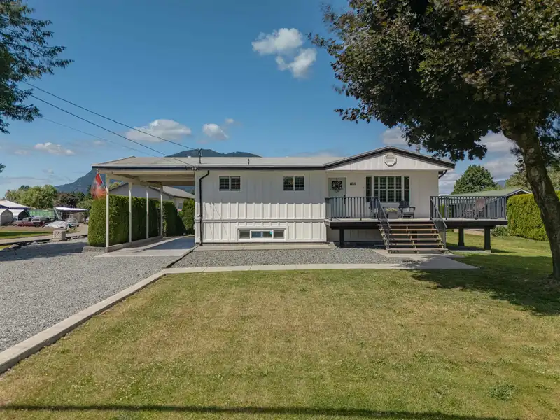 7135 SUMAS PRAIRIE ROAD - photo 2 of 40